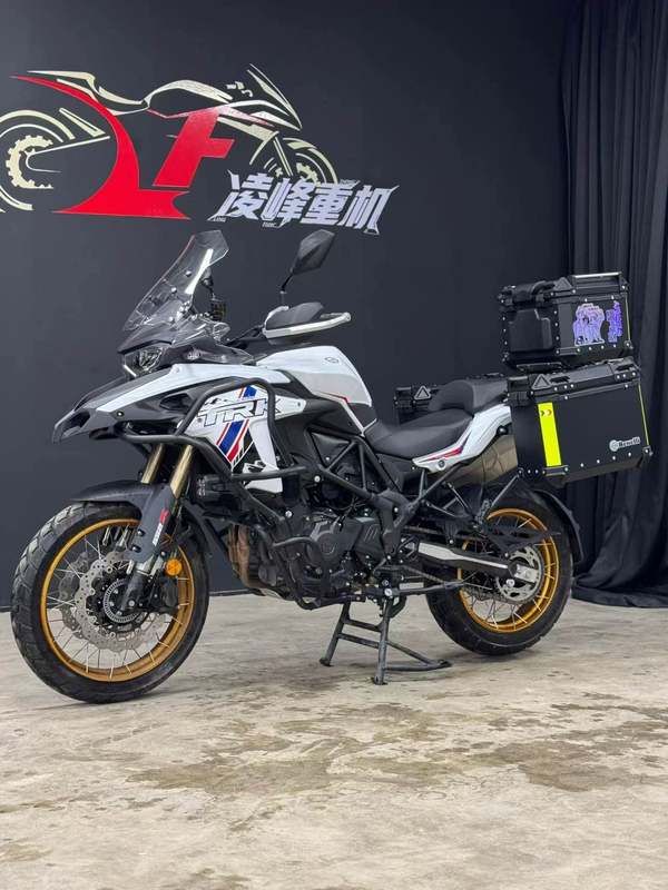 贝纳利 TRK552