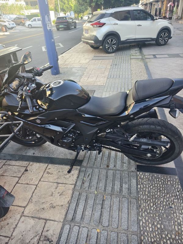 豪爵铃木 GSX250R