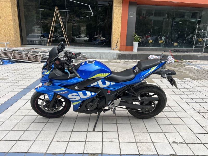 豪爵铃木 GSX250R