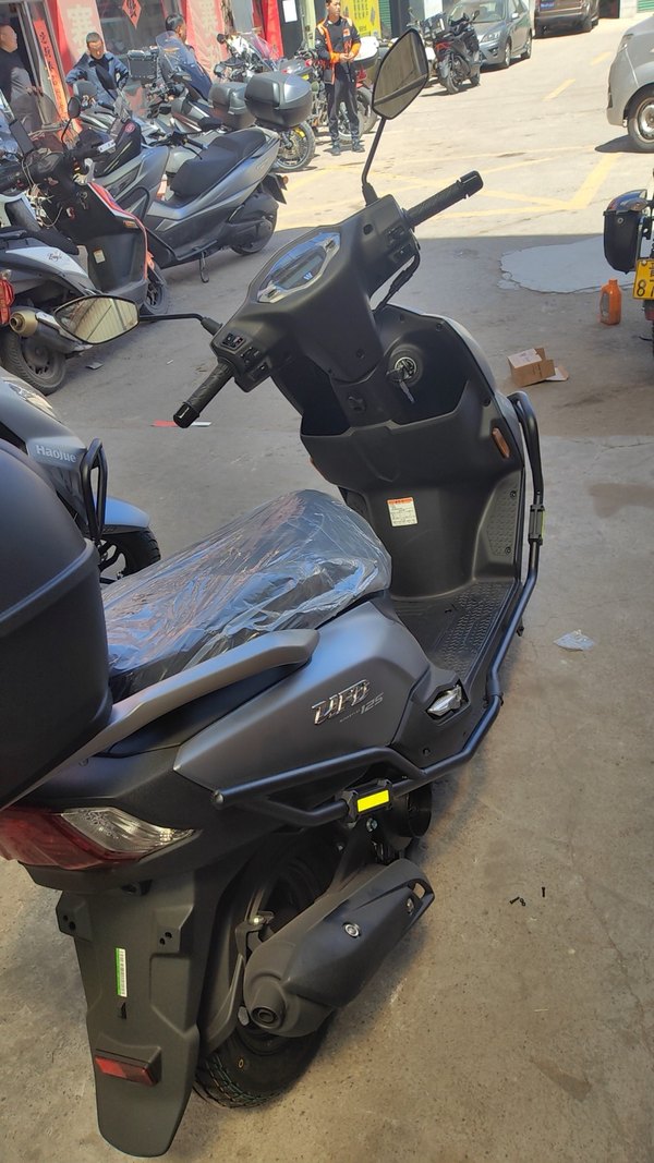 豪爵 UFD125
