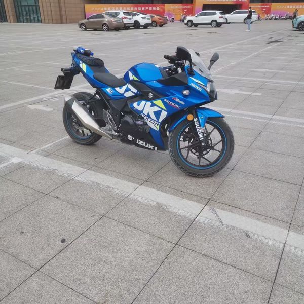 豪爵铃木 GSX250R