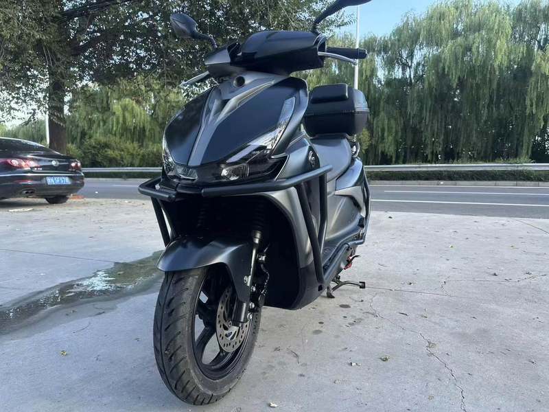 QJMOTOR 鸿125