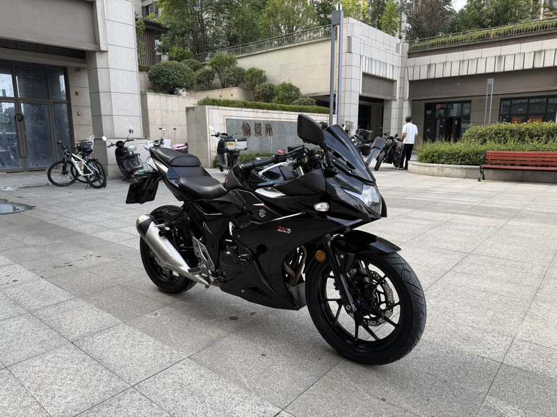 豪爵铃木 GSX250R