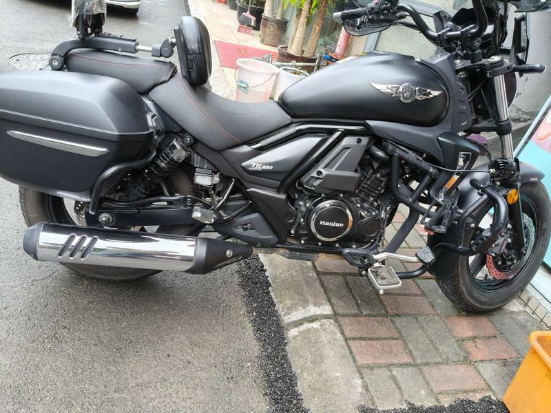 豪爵 TR300