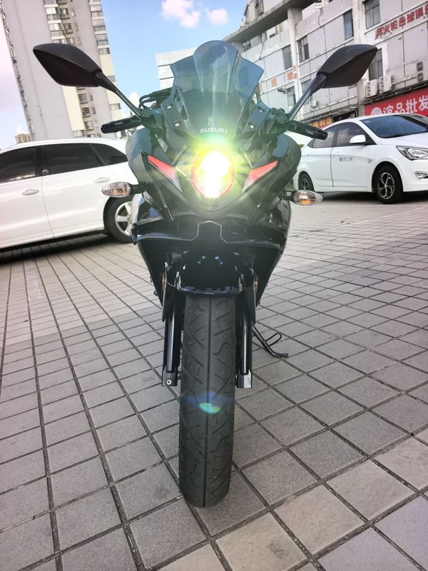 豪爵铃木 GSX250R