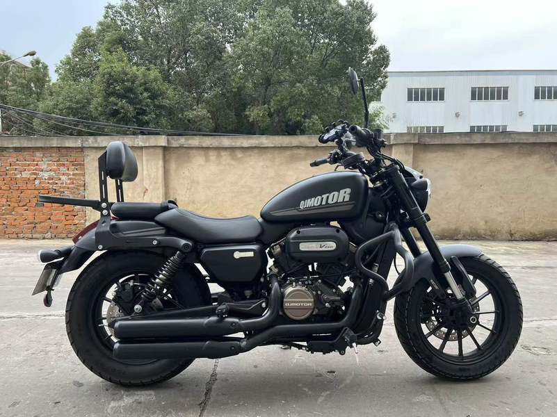 QJMOTOR 闪250