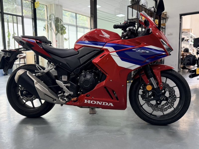 本田WING CBR400R