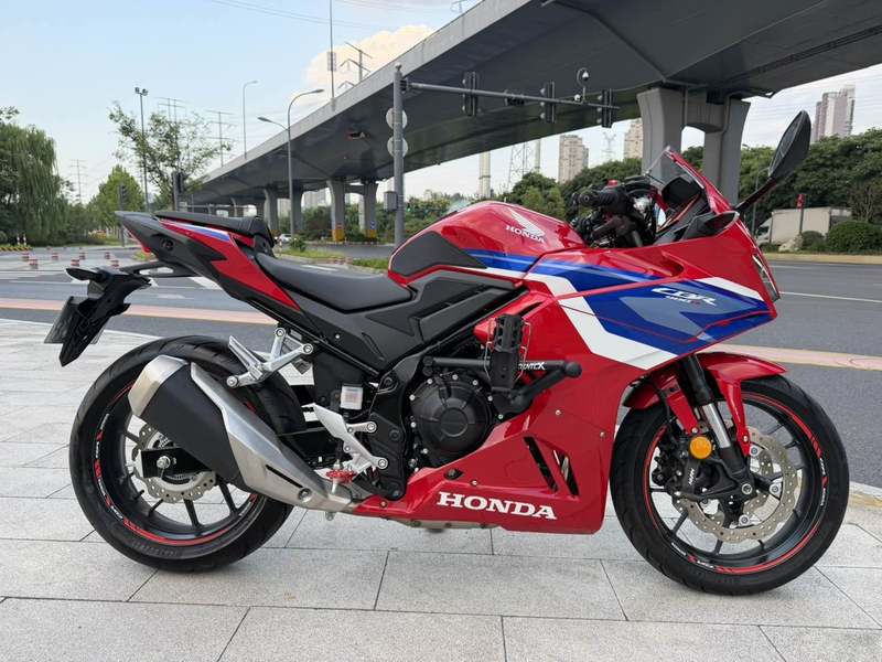本田WING CBR400R