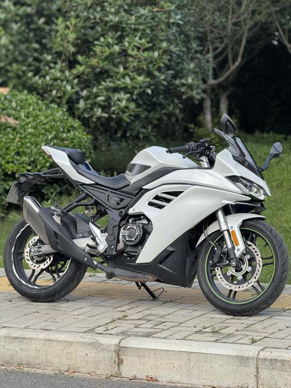 无极 250RR