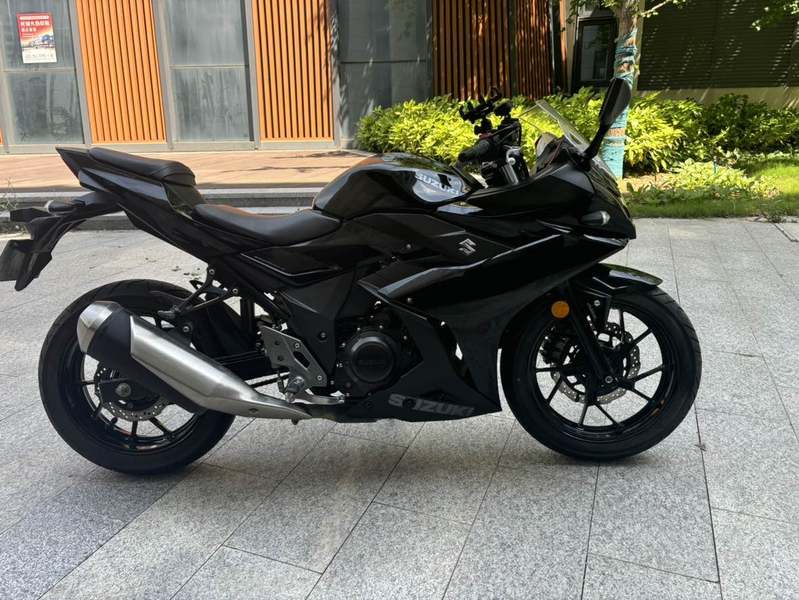 豪爵铃木 GSX250R