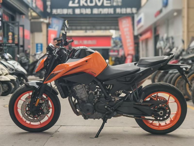KTMR2R 790 Duke