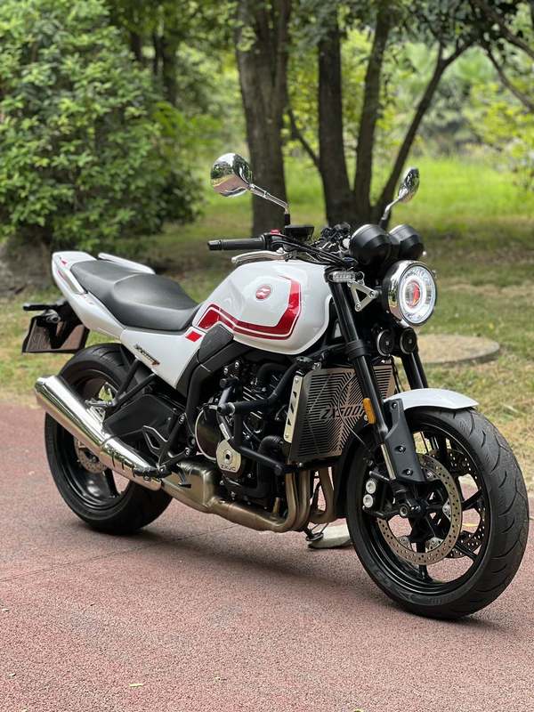 张雪机车 500F