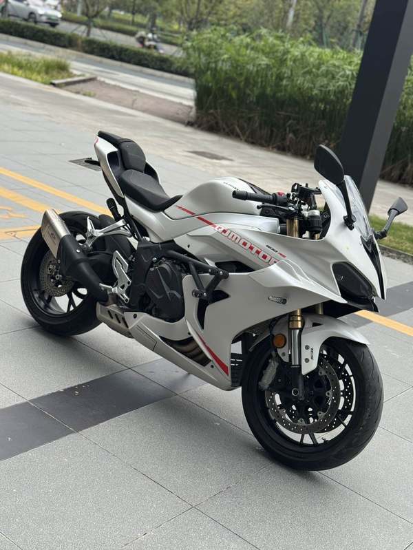 QJMOTOR 赛600