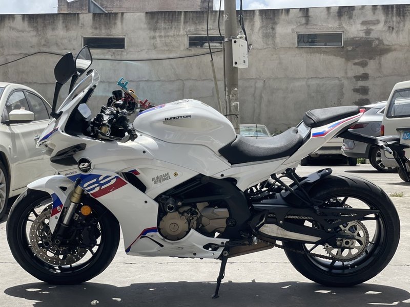 QJMOTOR 赛600