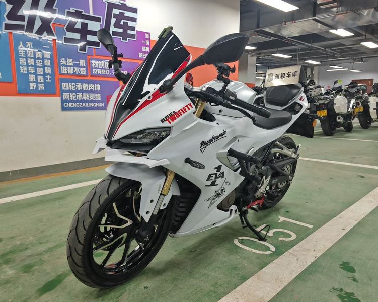 QJMOTOR 赛250