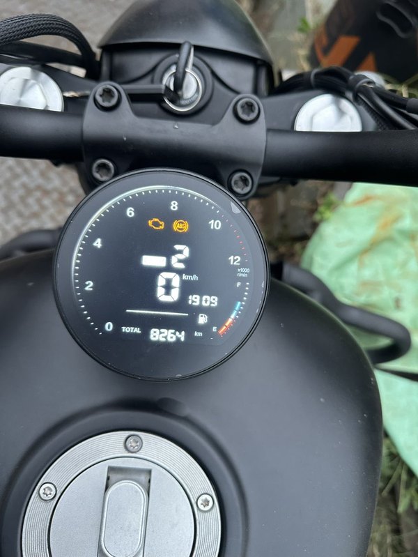 QJMOTOR 闪300S
