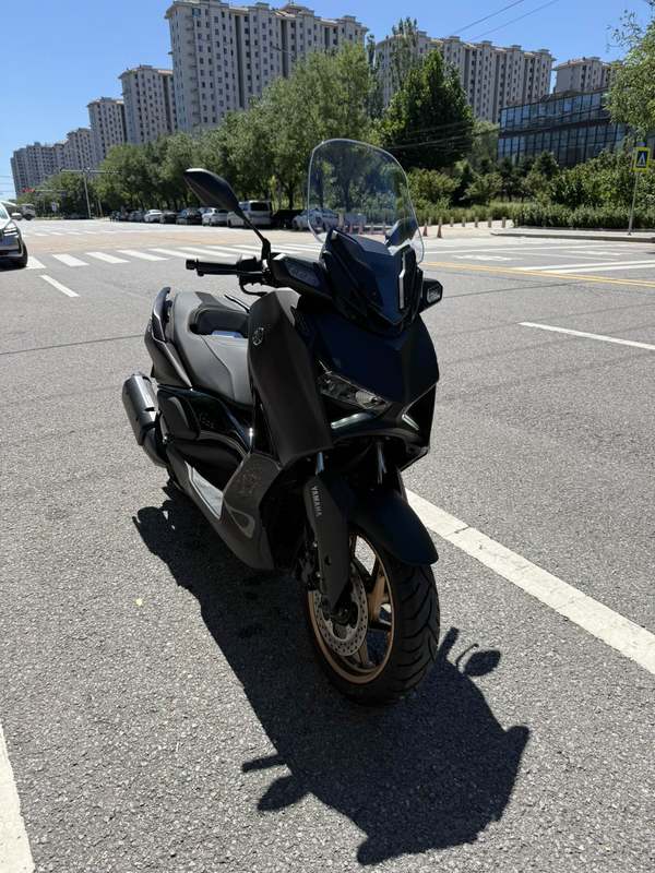 雅马哈 XMAX