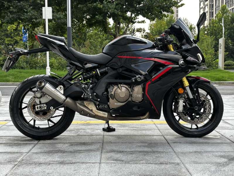 QJMOTOR 赛600