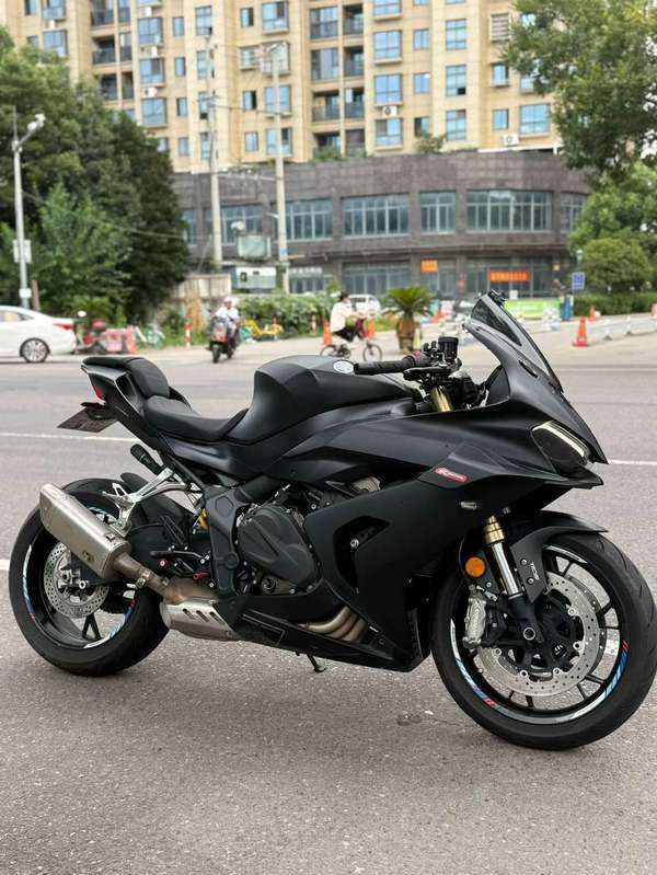 QJMOTOR 赛600