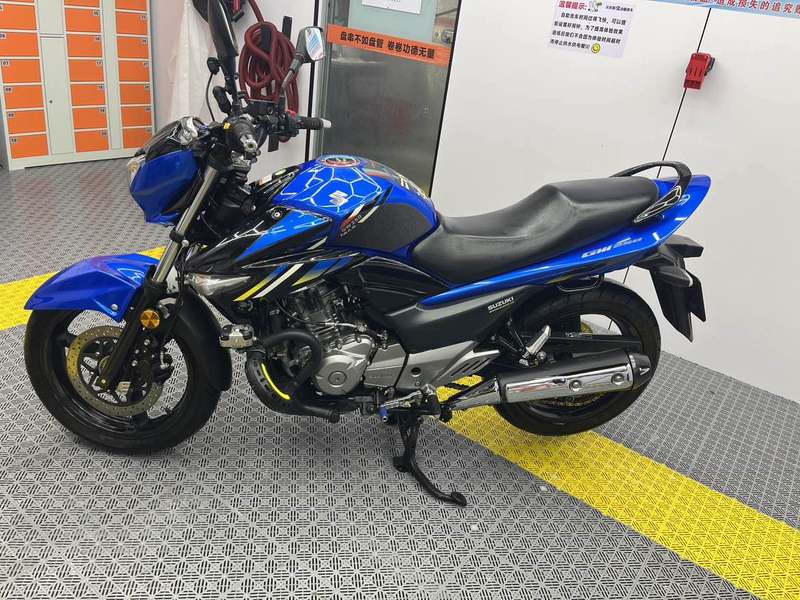 豪爵铃木 骊驰 GW250
