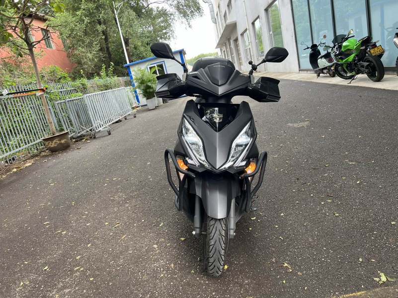 新大洲本田 裂行 RX125Fi