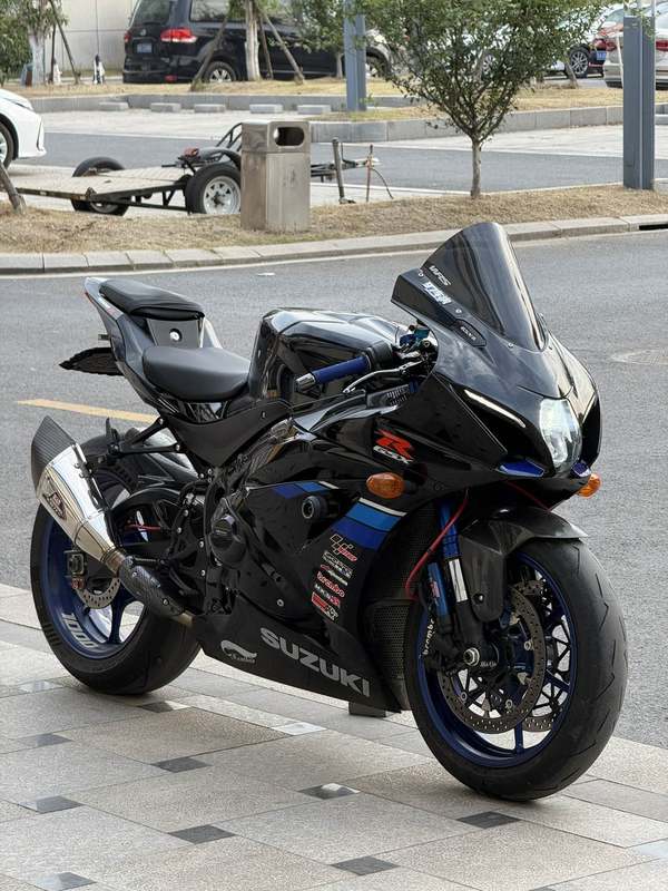 铃木 GSX-R 1000