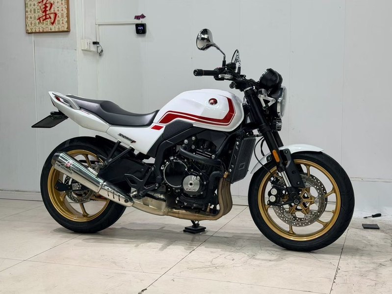 张雪机车 500F
