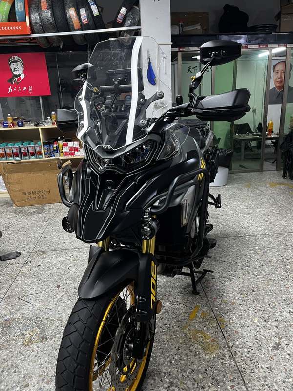 贝纳利 TRK702
