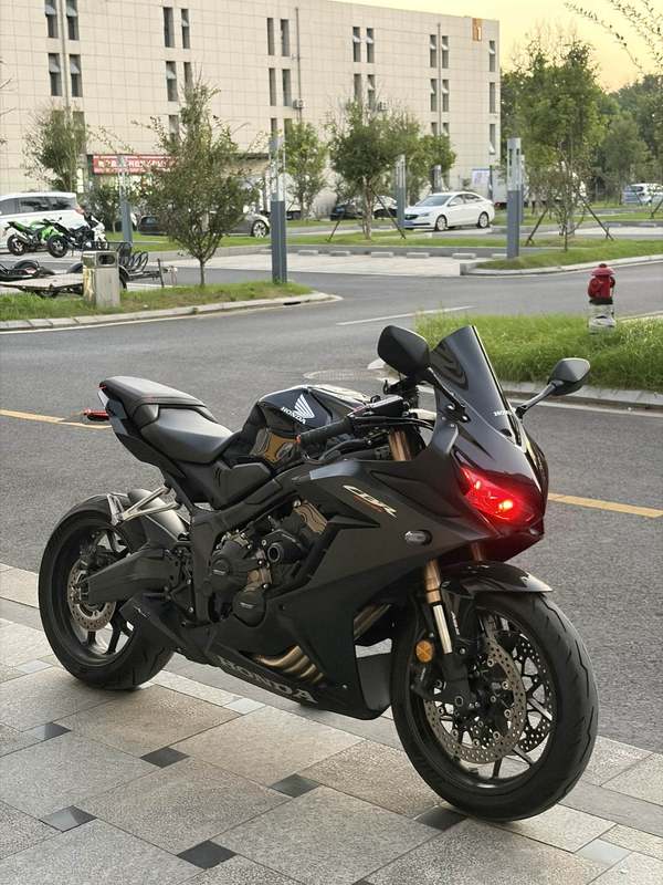 本田DREAMWING CBR650R