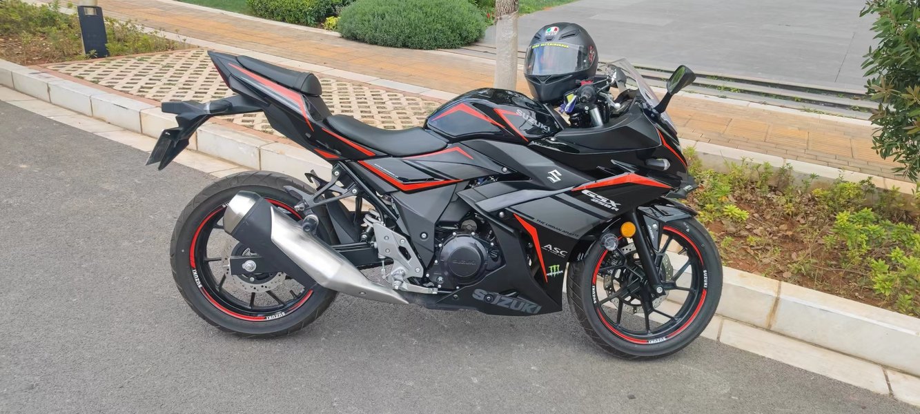 豪爵铃木 GSX250R
