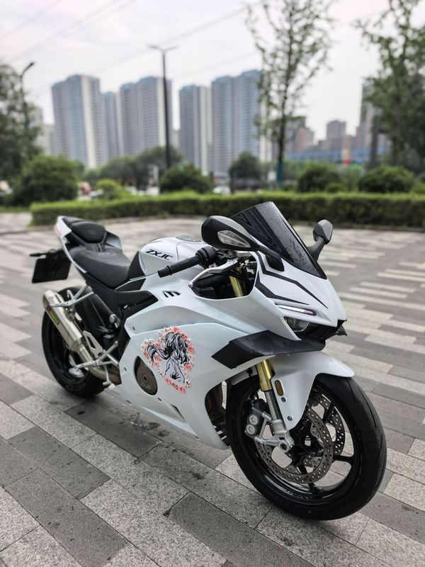 张雪机车 500RR