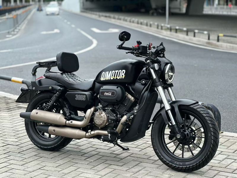 QJMOTOR 闪300S