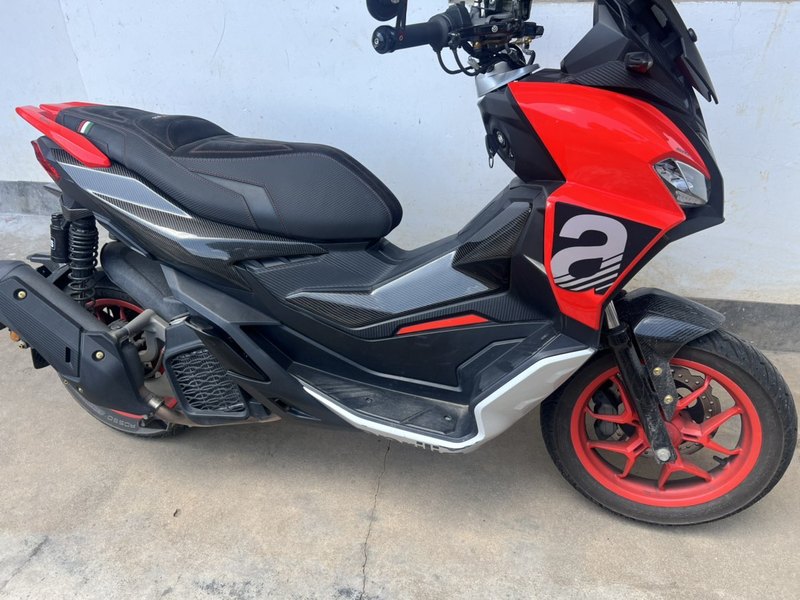 阿普利亚 SR GT 200