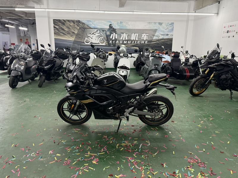 无极 250RR