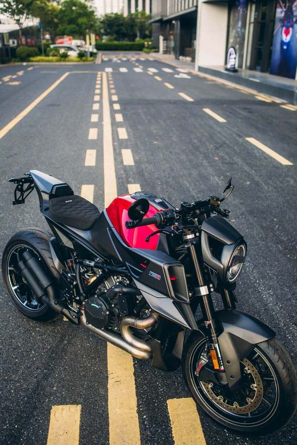 博速 1300R