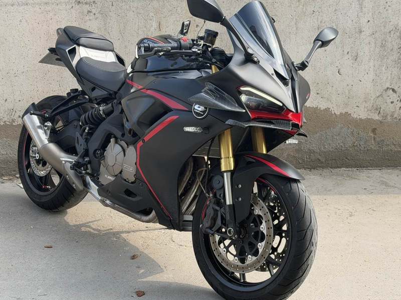 QJMOTOR 赛600