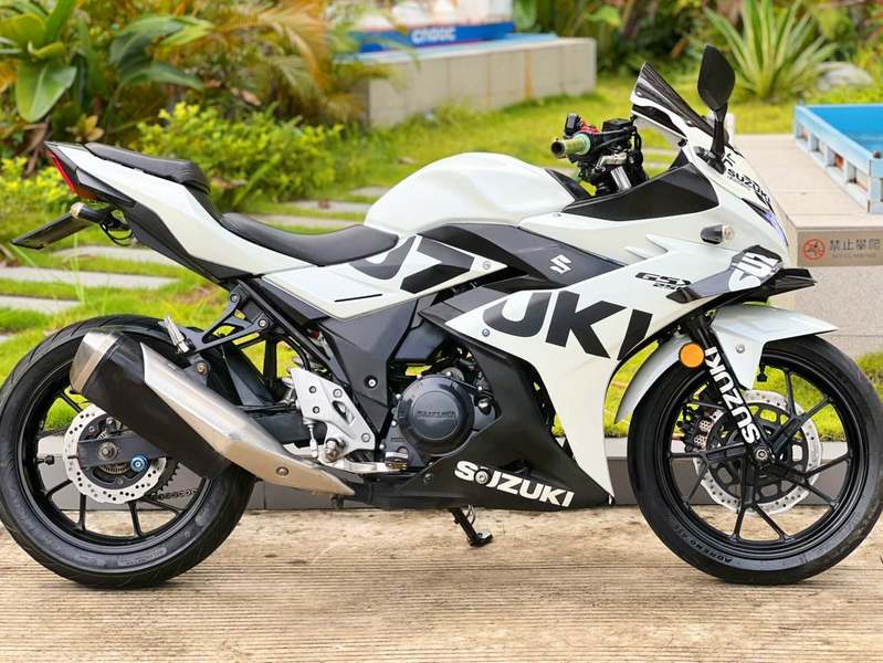 豪爵铃木 GSX250R