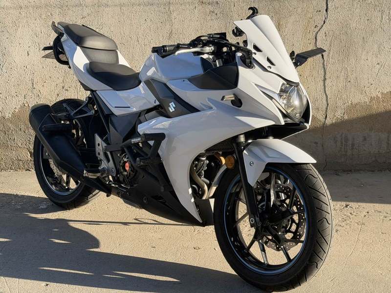 豪爵铃木 GSX250R