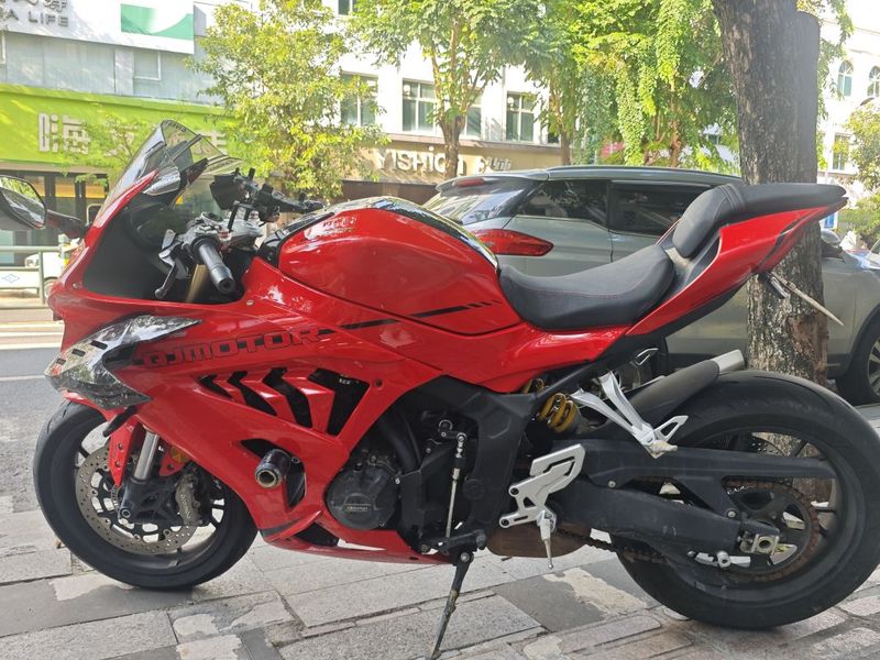 QJMOTOR 赛600
