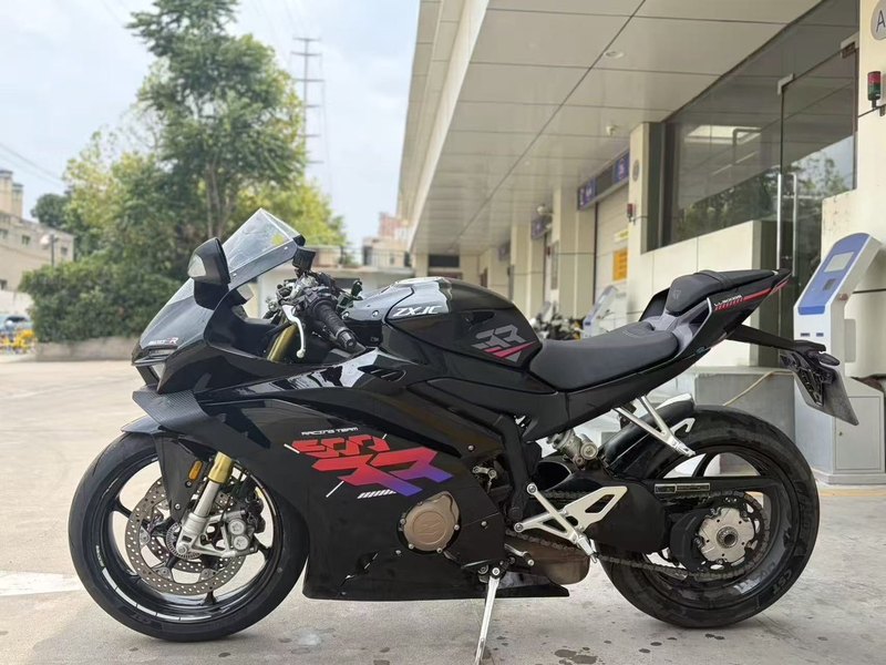 张雪机车 500RR