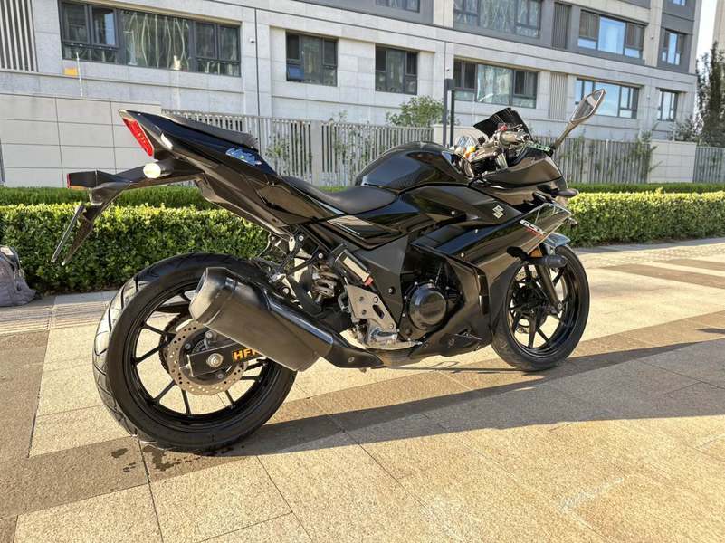 豪爵铃木 GSX250R