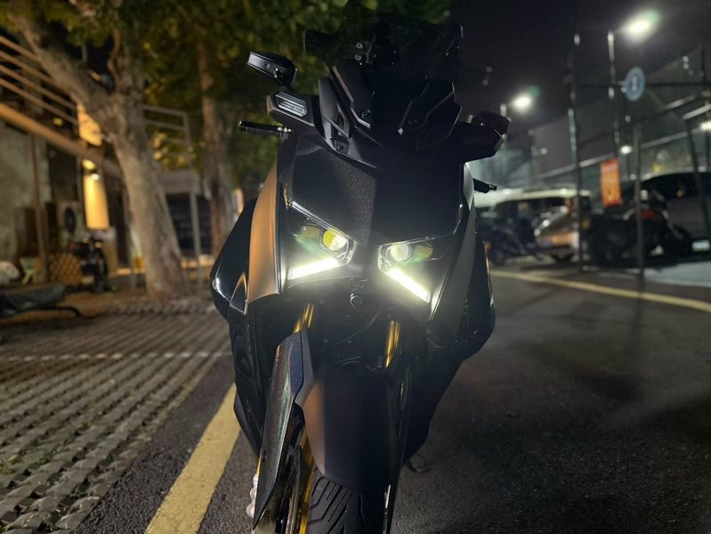 雅马哈 XMAX