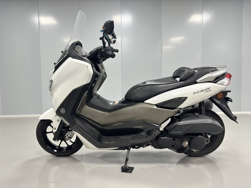 雅马哈 NMAX