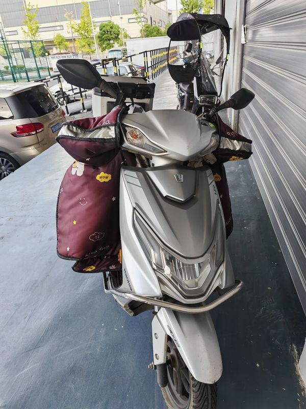 豪爵 UCR125