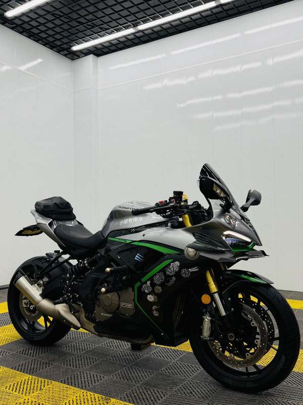 QJMOTOR 赛600