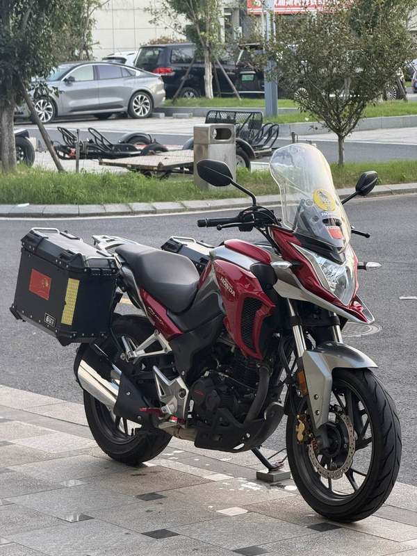 五羊本田 猛鸷 CB190X