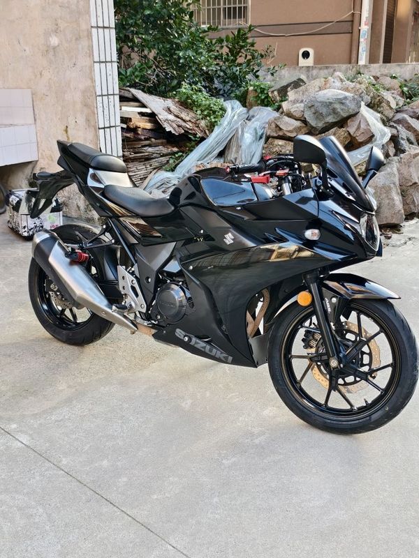 豪爵铃木 GSX250R