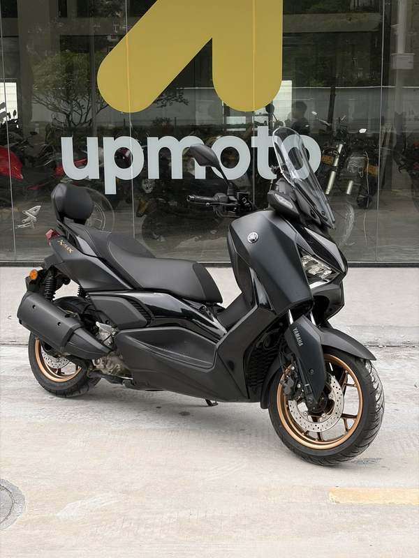 雅马哈 XMAX
