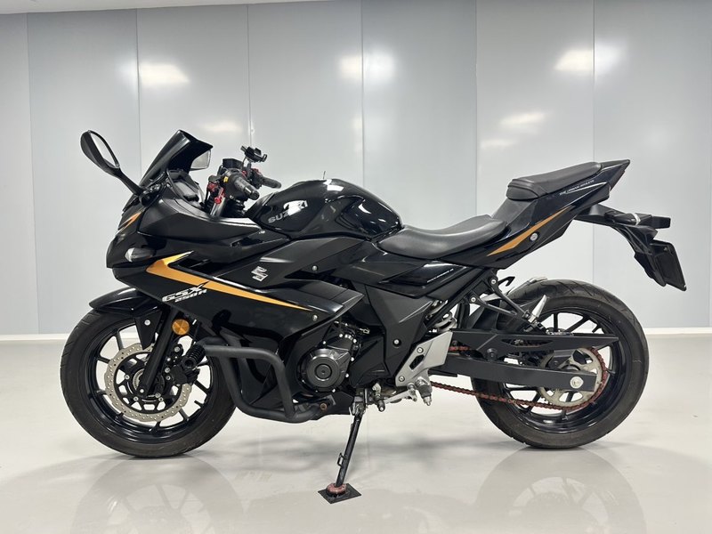 豪爵铃木 GSX250R
