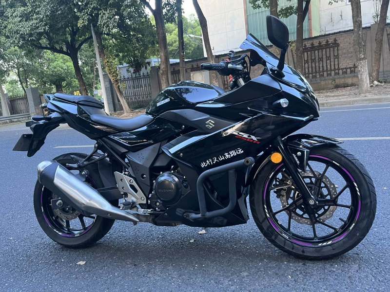 豪爵铃木 GSX250R